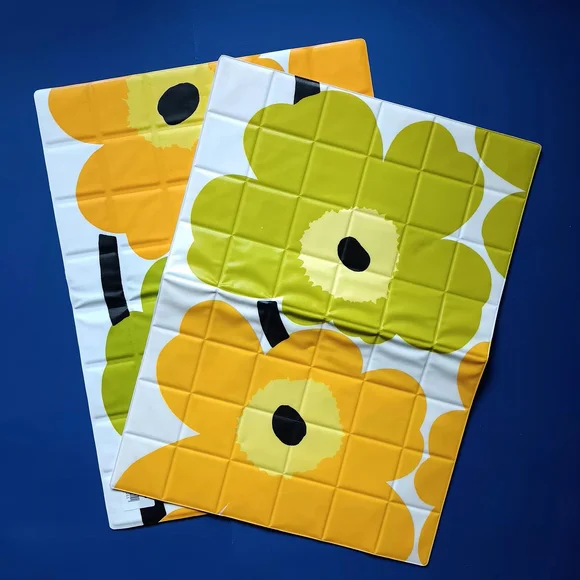 NWT VTG Set of 2 Marimekko "Unikko" Yellow and Green Floral Vinyl Placemats - Picture 1 of 5